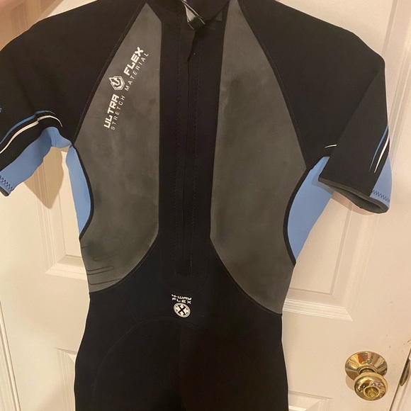 Women’s Sea Doo Wetsuit. NWT. - Picture 6 of 8